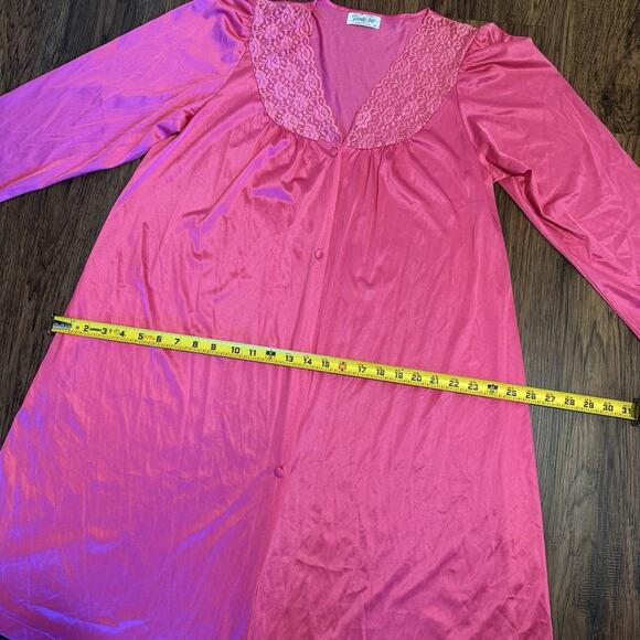 Vintage Vanity Fair Womens Hot Pink Button Up Night Gown/ Robe Size M Nylon USA - Picture 12 of 12